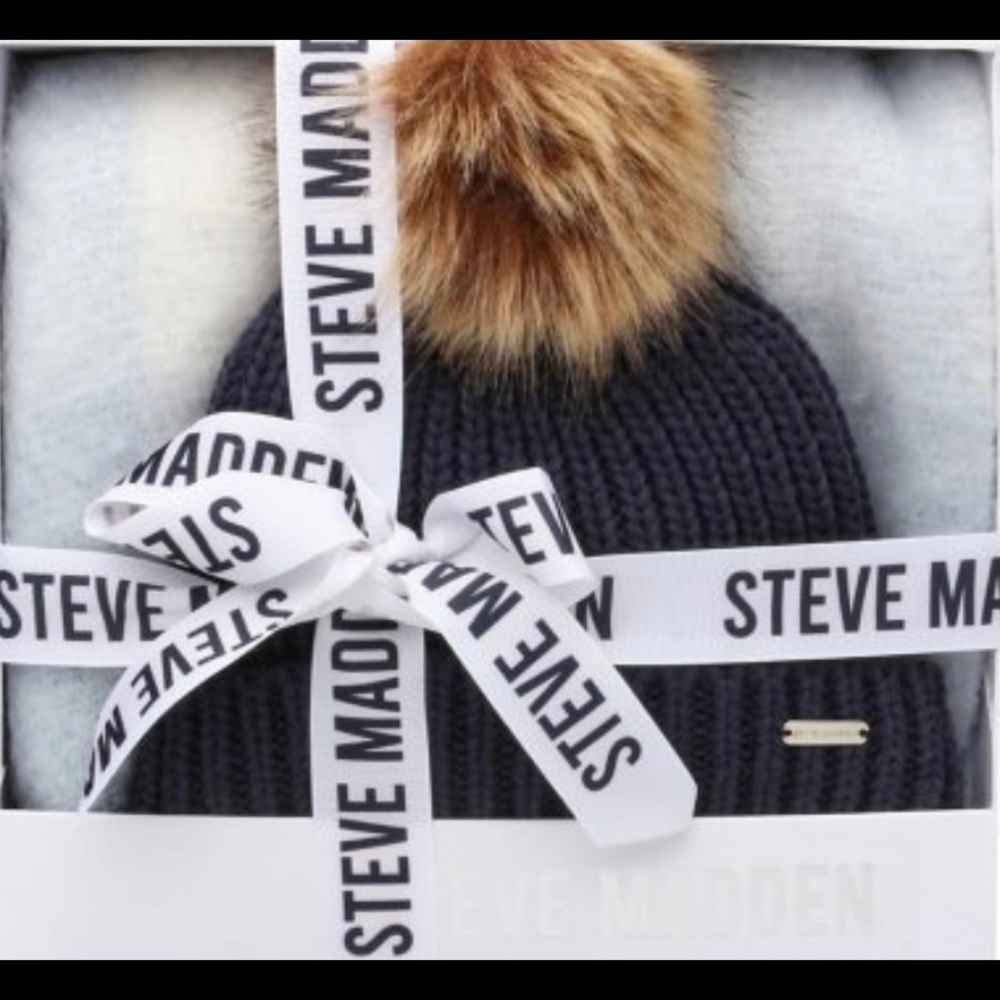 Steve Madden 2pc Scarf & Hat Set